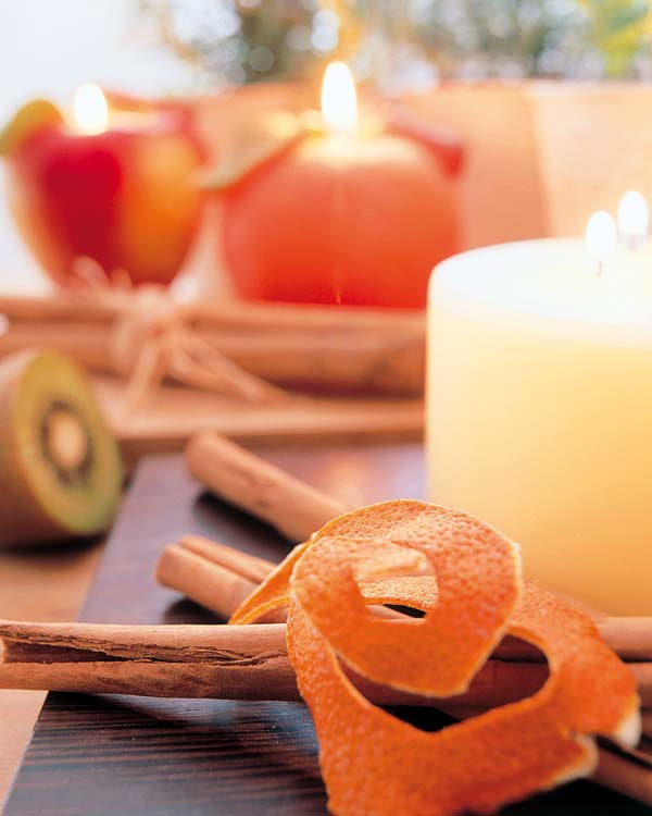velas, frutas y especias para el salón