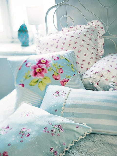 Room, Textile, Pink, Linens, Turquoise, Teal, Aqua, Cushion, Interior design, Pattern, 