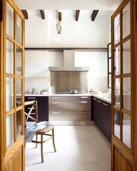 Wood, Room, Interior design, Property, Floor, Cupboard, Flooring, Ceiling, Interior design, Fixture, 