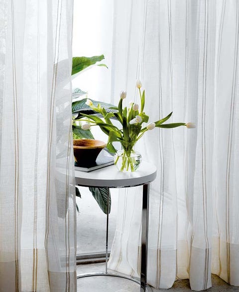 Flowerpot, Interior design, Interior design, Houseplant, Artifact, Vase, Plant stem, Curtain, Window treatment, Pottery, 