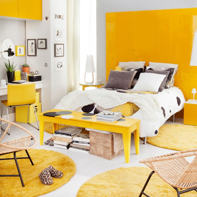 Dormitorio decorado en amarillo