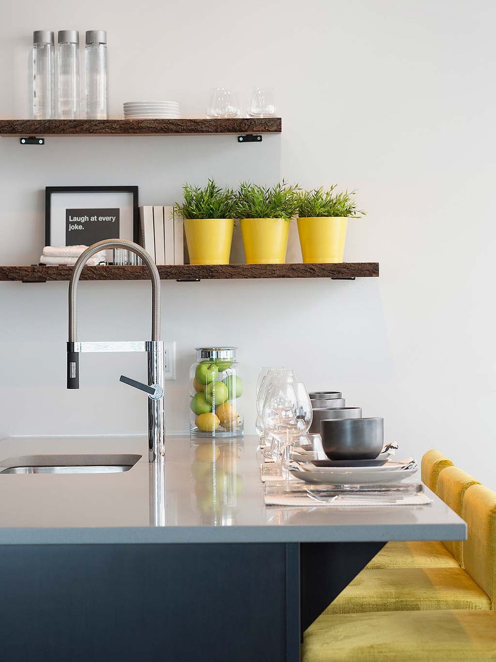 Green, Serveware, Dishware, Plumbing fixture, Kitchen sink, Tap, Liquid, Sink, Kitchen, Grey, 