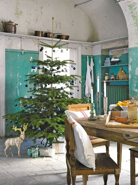 Interior design, Room, Ceiling, Interior design, Christmas decoration, Teal, Turquoise, Christmas tree, Holiday, Home, 