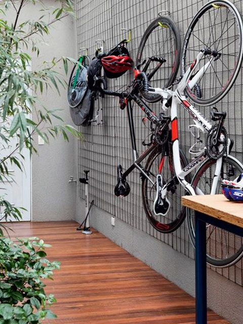 Vaciar la basura abolir Apuesta 40 ideas para guardar la bici dentro de casa
