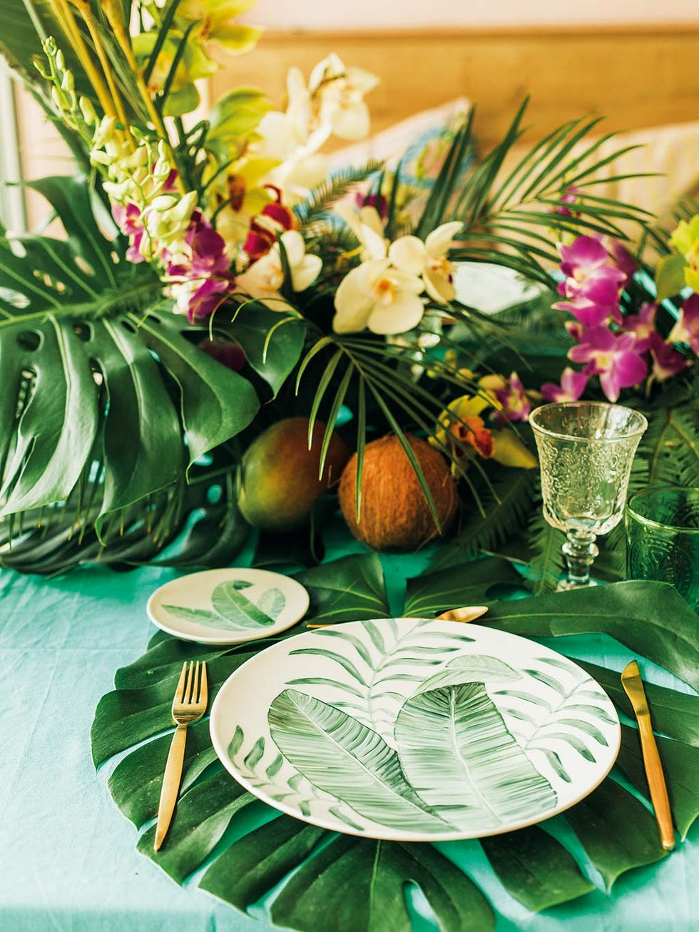 Flower, Green, Plant, Table, Leaf, Still life, Botany, Floristry, Bouquet, Flower Arranging, 