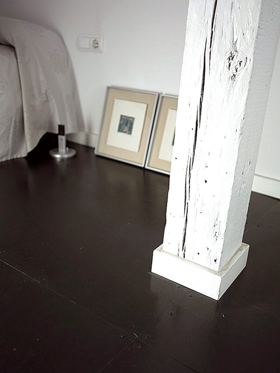 Floor, White, Flooring, Hardwood, Room, Architecture, Wood, Tile, Wood flooring, Interior design, 