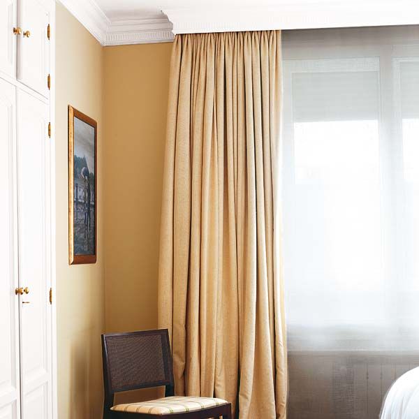 Cómo iluminar interiores con tus cortinas y estores - Persianas Murgia