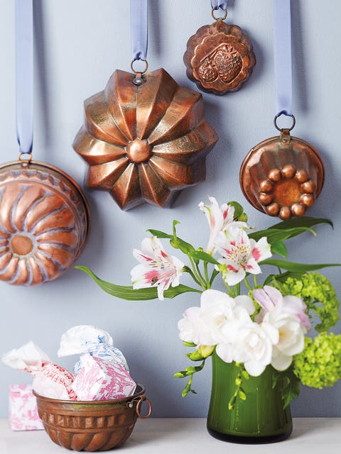 Flower, Petal, Bouquet, Interior design, Natural material, Peach, Basket, Cut flowers, Flower Arranging, Metal, 