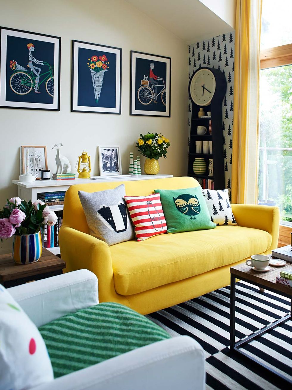Ideas de decoración con un sofá amarillo 