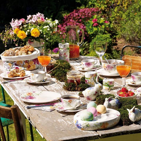 Serveware, Drink, Table, Food, Dishware, Furniture, Drinkware, Tableware, Barware, Meal, 