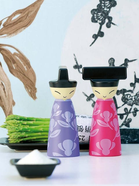 Style, Bottle, Lavender, Drinkware, Purple, Serveware, Violet, Ingredient, Cosmetics, Glass bottle, 