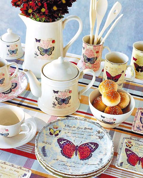 Serveware, Dishware, Drinkware, Cup, Porcelain, Coffee cup, Tableware, Ceramic, Teacup, Cup, 