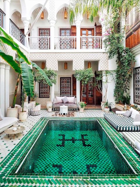 Swimming pool, Building, Property, Courtyard, House, Architecture, Real estate, Apartment, Interior design, Room, 