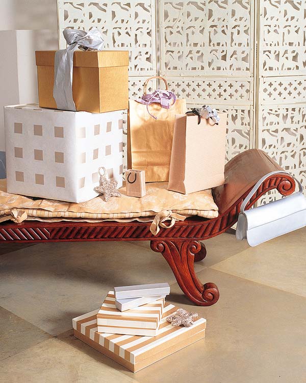 envolver regalos de navidad con cajas y bolsas