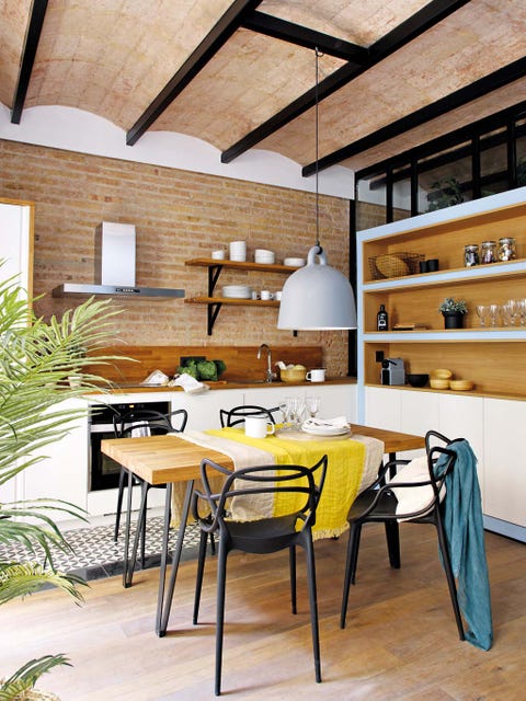 Room, Furniture, Interior design, Building, Property, Table, Yellow, House, Ceiling, Dining room, 