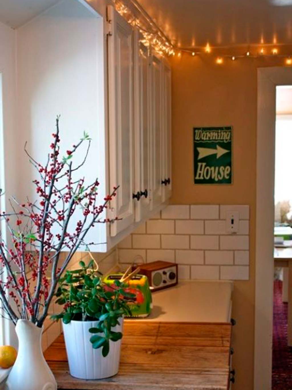 Interior design, Flowerpot, Property, Room, Flower, Ceiling, Floor, Interior design, Real estate, Orange, 