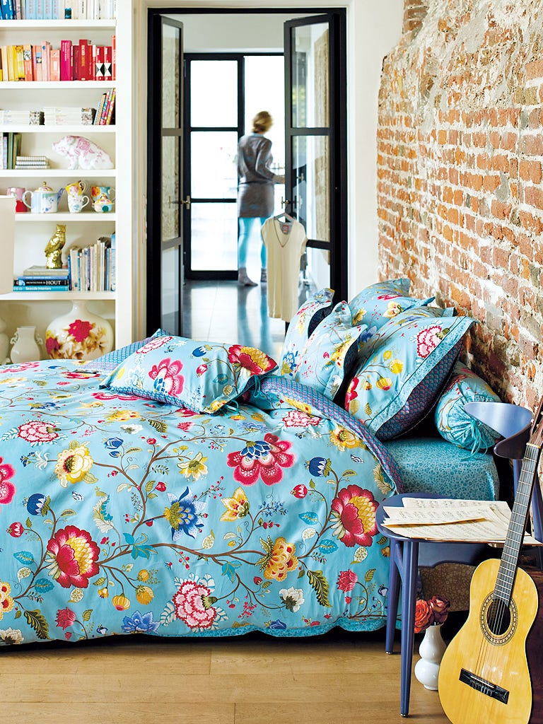 Bed sheet, Bedding, Furniture, Room, Textile, Turquoise, Yellow, Bedroom, Duvet, Linens, 
