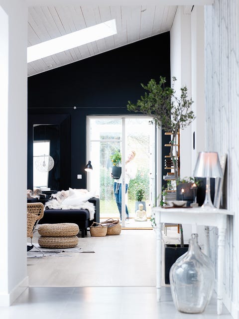 Room, White, Furniture, Living room, Interior design, Property, Home, Floor, Building, House, 