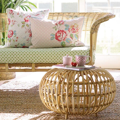 Textile, Interior design, Furniture, Pillow, Cushion, Throw pillow, Home accessories, Interior design, Living room, Creative arts, 