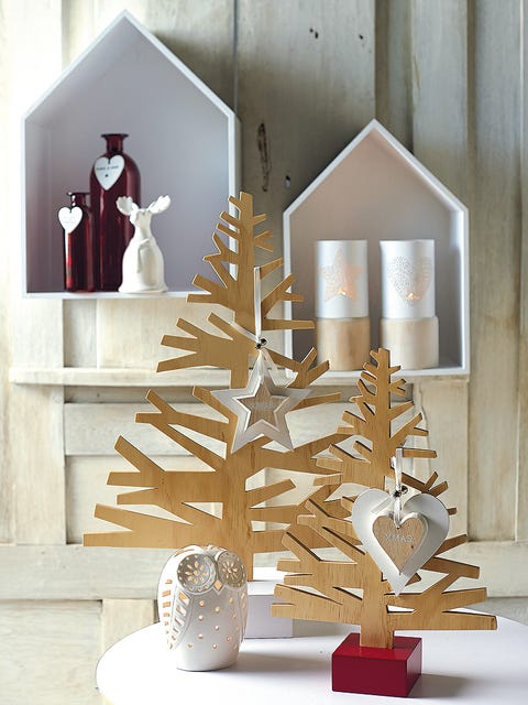Interior design, Art, Christmas decoration, Ornament, Lighting accessory, Home accessories, Christmas, Creative arts, Natural material, Conifer, 