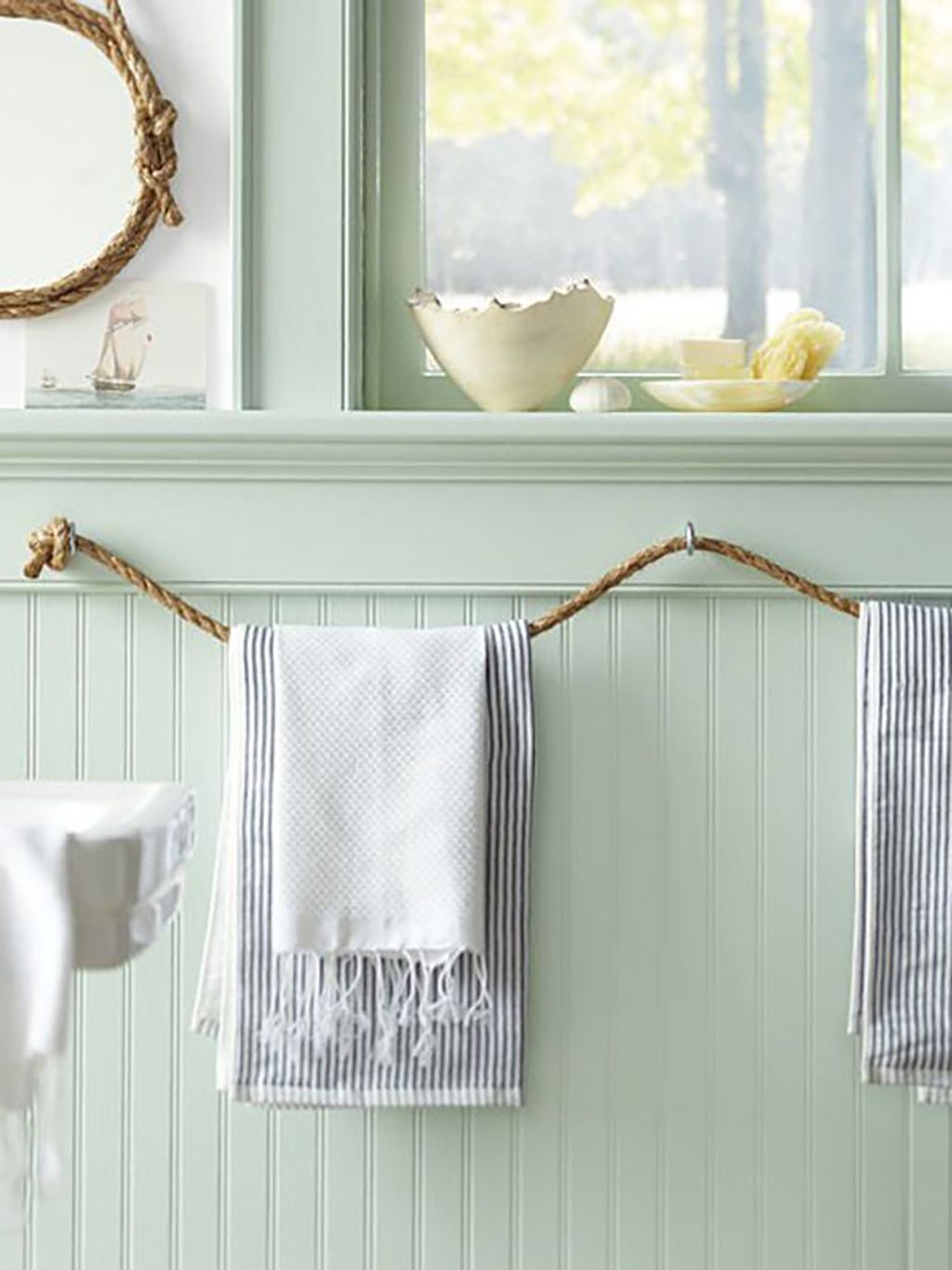 White, Yellow, Room, Product, Bathroom, Shelf, Wall, Furniture, Interior design, Curtain, 