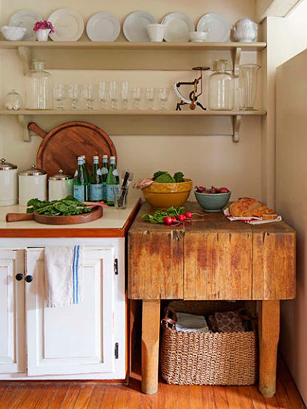 Wood, Room, Serveware, Dishware, Kitchen, Peach, Porcelain, Hardwood, Ceramic, Shelving, 