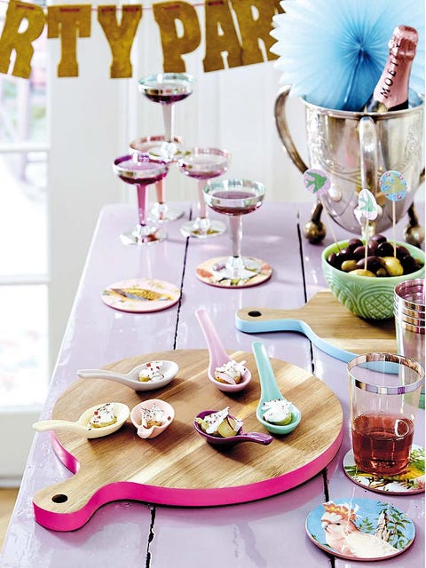 Serveware, Dishware, Tableware, Drinkware, Stemware, Plate, Dish, Home accessories, Barware, Wine glass, 