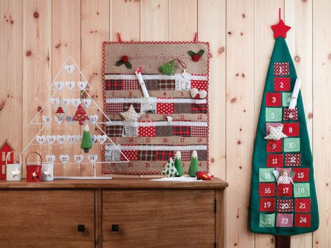 calendario de adviento de tela con forma de árbol de navidad