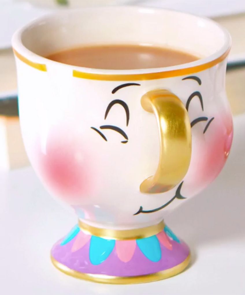 Primark tiene el juego de ocho tazas de té de estilo clásico más bonito  porque son