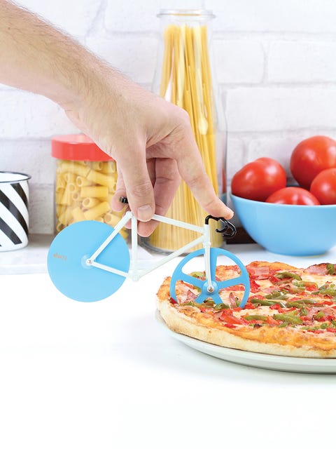 Food, Ingredient, Produce, Cuisine, Vegetable, Pizza, Tomato, Kitchen utensil, Recipe, Tableware, 