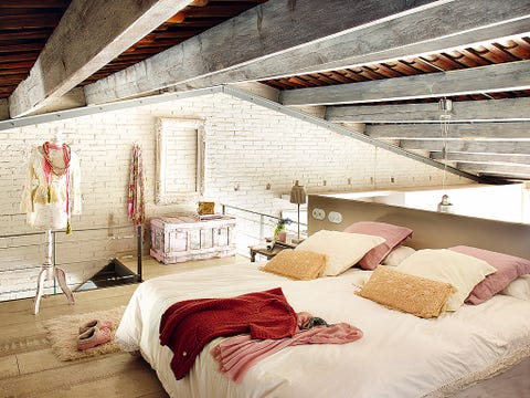 Bed, Room, Interior design, Textile, Bedding, Floor, Bedroom, Wall, Bed sheet, Linens, 