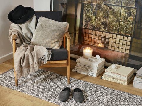 Room, Interior design, Pillow, Throw pillow, Grey, Cushion, Beige, Lamp, Linens, Home, 