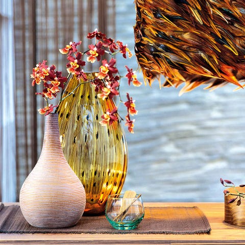 Interior design, Interior design, Artifact, Home accessories, Vase, Still life photography, Creative arts, Flower Arranging, Natural material, Peach, 