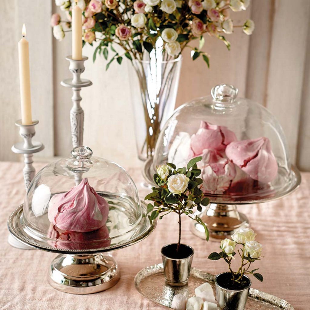 Petal, Flower, Pink, Serveware, Bouquet, Interior design, Cut flowers, Centrepiece, Flower Arranging, Vase, 