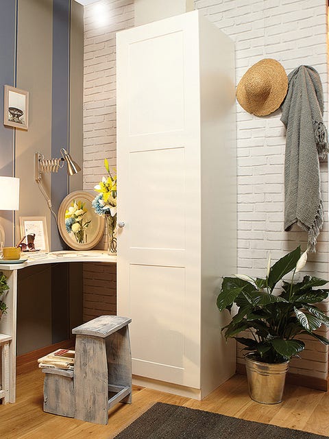 Room, Flowerpot, Interior design, Hat, Floor, Flooring, Wall, Interior design, Sun hat, Light fixture, 