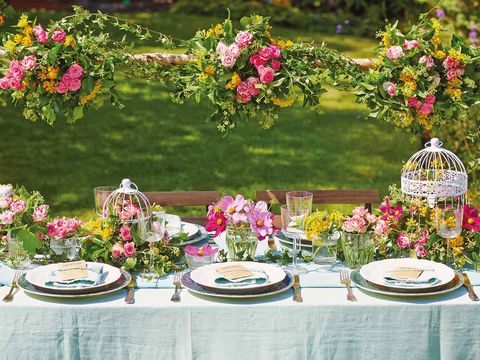 Pink, Flower, Tablecloth, Centrepiece, Floristry, Plant, Flower Arranging, Table, Tableware, Floral design, 