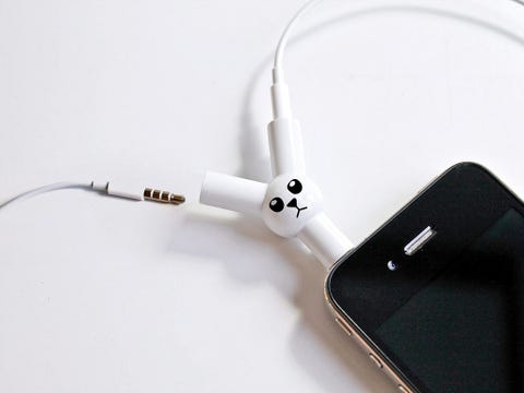 Cable, Electronic device, Technology, Laptop accessory, Wire, Gadget, Electronics, Plastic, Audio accessory, Silver, 