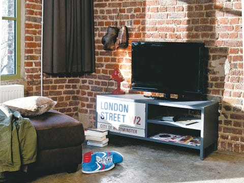 Room, Display device, Television set, Wall, Interior design, Brick, Entertainment center, Home appliance, Television, Television accessory, 