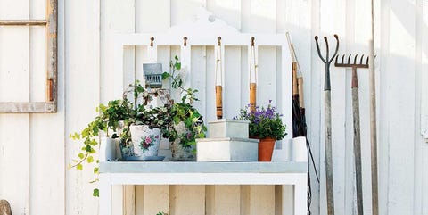 Mueble para las tareas y herramientas de jardinería mueble para las tareas y herramientas de jardinería