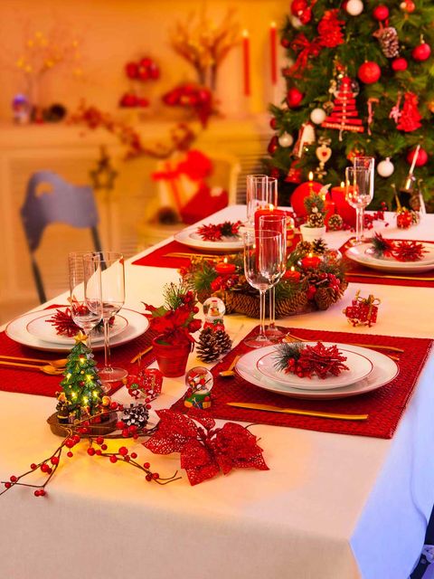 Decoration, Wedding banquet, Centrepiece, Red, Christmas eve, Christmas decoration, Rehearsal dinner, Christmas, Event, Tableware, 
