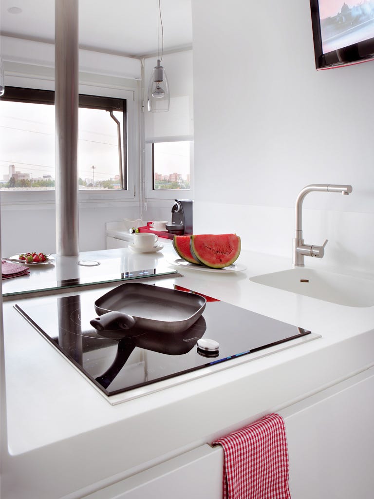 Sink, Room, Furniture, Interior design, Property, Countertop, Bathroom, Kitchen, Tap, Bathroom sink, 