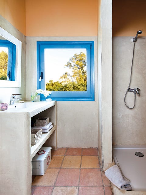 Property, Room, Wall, Floor, Flooring, Interior design, Real estate, Fixture, House, Plumbing fixture, 