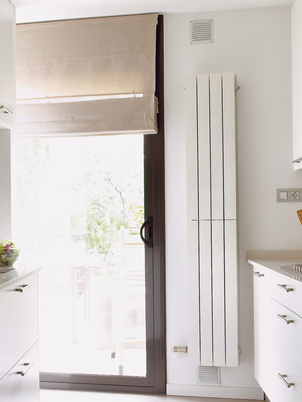 Wood, Room, Property, Floor, Wall, Drawer, Interior design, Flooring, House, Home door, 