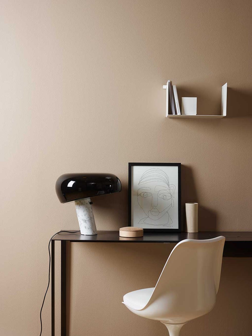 Still life photography, Interior design, Picture frame, Home accessories, Artifact, Lamp, Shelving, Still life, 