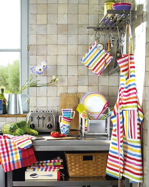 Bottle, Shelving, Glass bottle, Box, Home accessories, 
