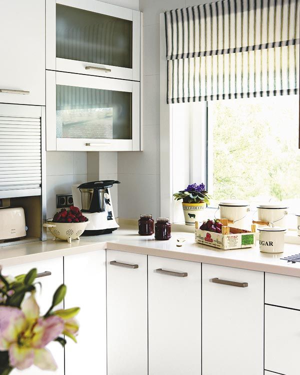 cortina de cocina moderna y elegante  Cortinas de cocina modernas, Cortinas  para cocina, Decoración de unas