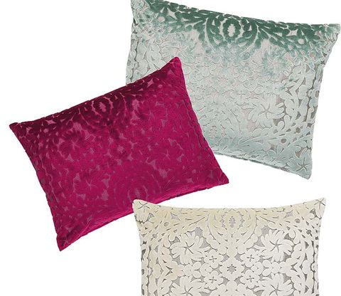Cushion, Textile, Throw pillow, Pillow, Linens, Home accessories, Interior design, 