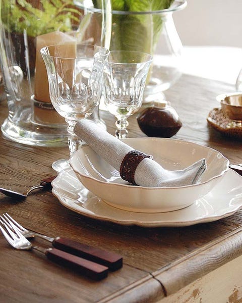 Serveware, Dishware, Glass, Tableware, Drinkware, Cutlery, Stemware, Plate, Kitchen utensil, Barware, 
