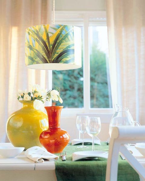 Glass, Interior design, Room, Serveware, Table, Interior design, Flowerpot, Drinkware, Centrepiece, Fixture, 