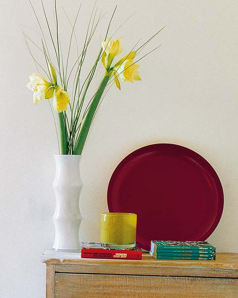 Yellow, Flower, Still life photography, Artifact, Cut flowers, Vase, Flower Arranging, Serveware, Photography, Bouquet, 